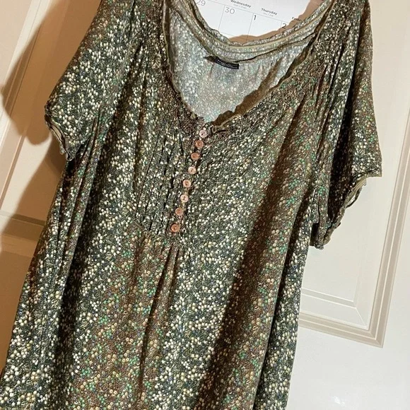 Faded glory sz-12/14, pheasant top- subtle colors, faux buttons, pleated bodice - Picture 2 of 16